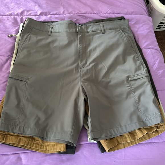 4 pairs of men’s shorts 2 pair @ 40W and 2 pair @ 42W - Picture 4 of 4